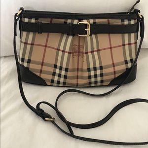 Burberry purse